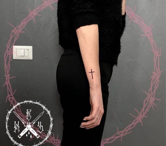 Tatuaggio Minimal Polso Dettaglio - Soul Skin Ink Tatuaggi Piercing Trucco Permanente Parabiago