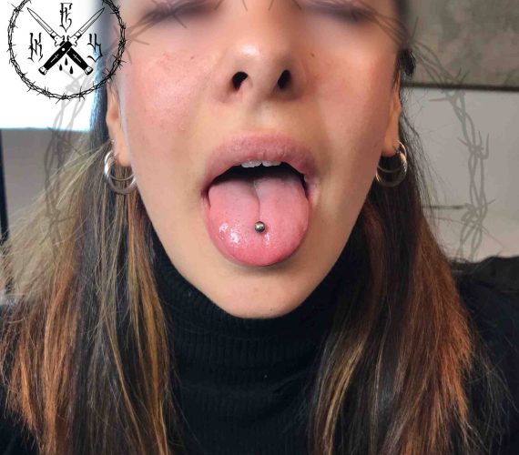 Piercing Lingua Dettaglio - Soul Skin Ink Tatuaggi Piercing Trucco Permanente Parabiago