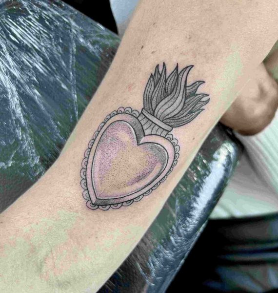 Tatuaggio Minimal Gamba Dettaglio - Soul Skin Ink Tatuaggi Piercing Trucco Permanente Parabiago